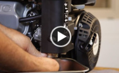 How to Clean the Carburetor of a Small Engine